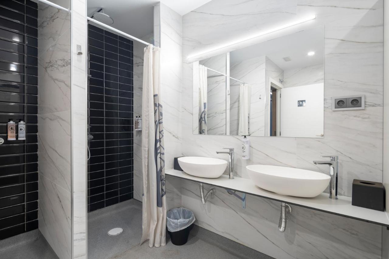 Albergue Alda Pilgrim Понферрада Экстерьер фото