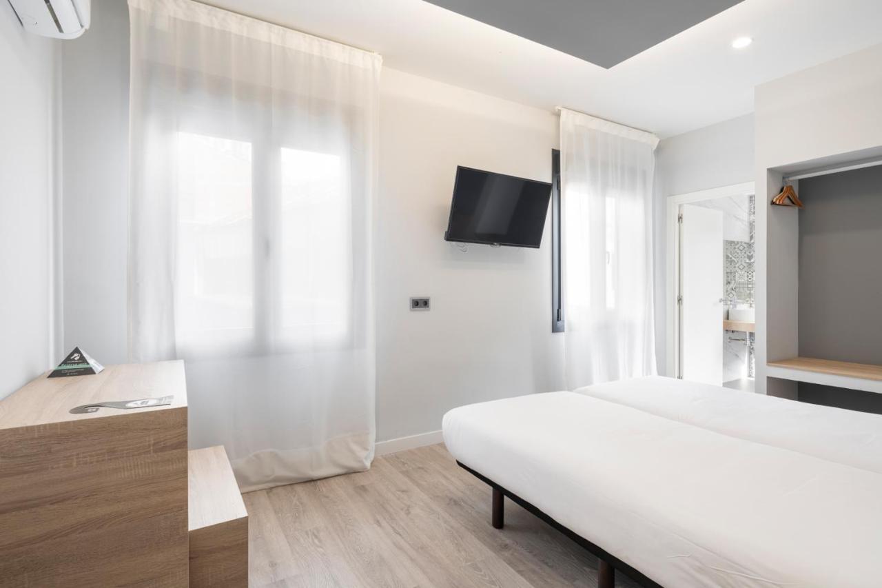 Albergue Alda Pilgrim Понферрада Экстерьер фото