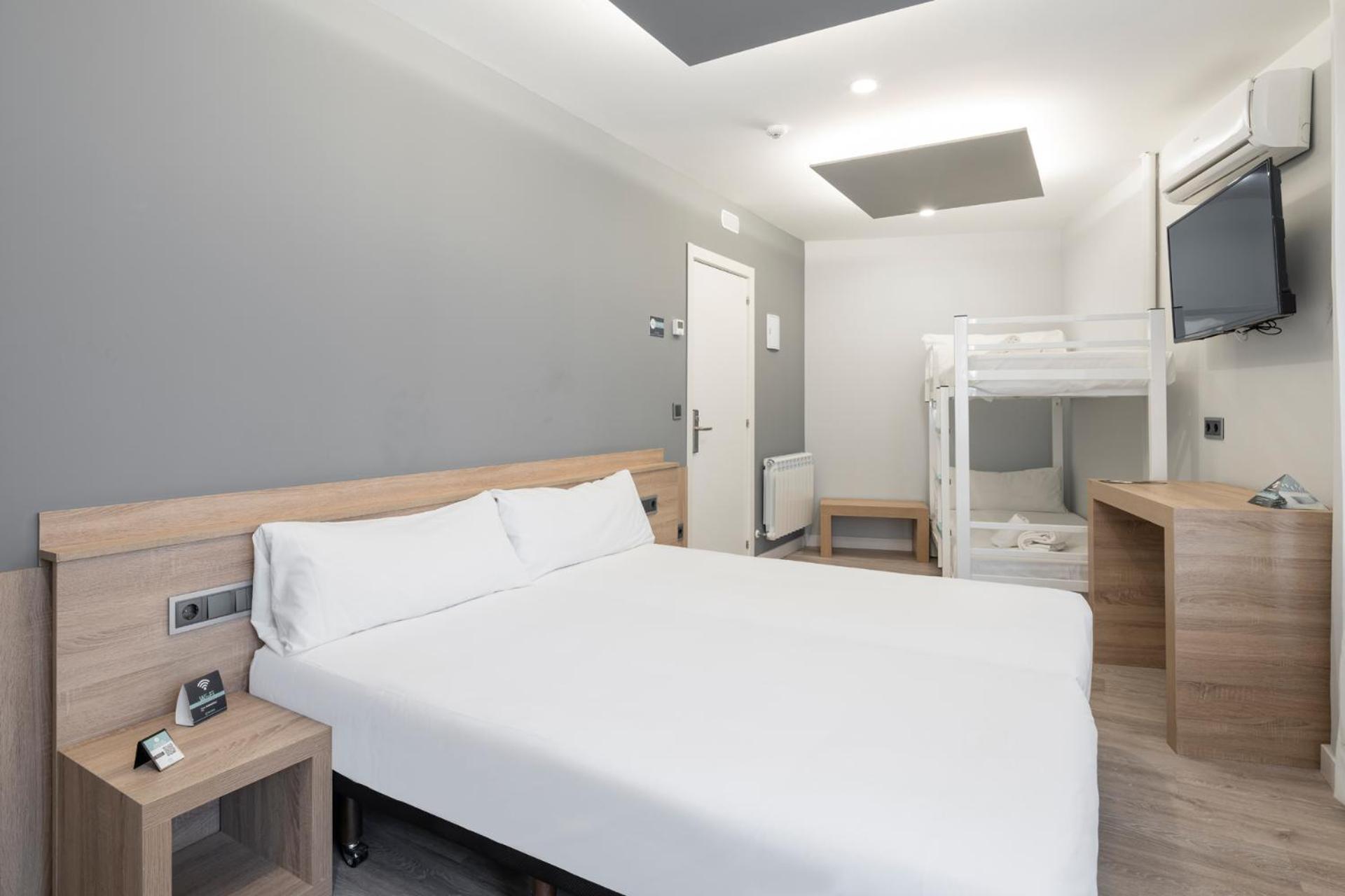 Albergue Alda Pilgrim Понферрада Экстерьер фото